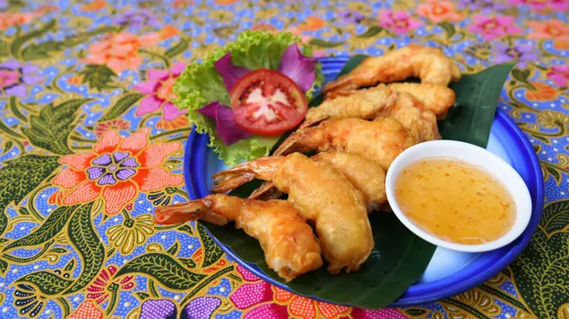 Deep-Fried Coated Shrimp