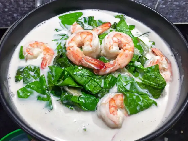 Melindjo Leaves in Coconut Milk