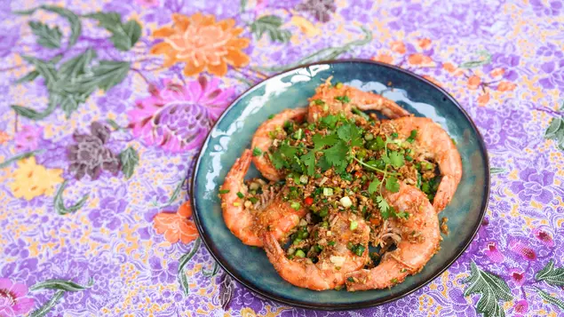 Stir-Fried Shrimp with Garlic and Chili