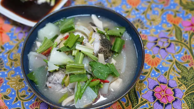 Tom Yum in Clear Soup (Fish, Shrimp, or Mixed Seafood)